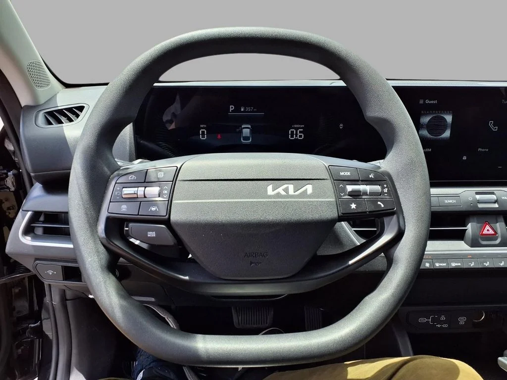 2025 Kia K4 LXS - Photo 16