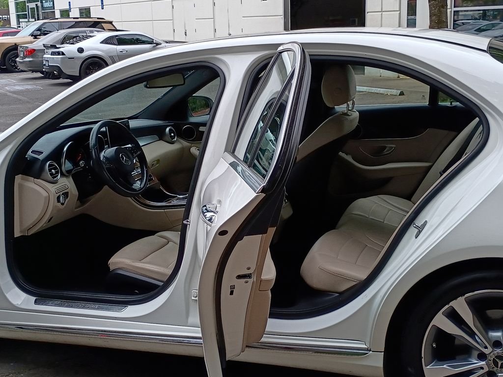 Used 2018 Diamond White Metallic Mercedes-Benz C 300 image 16