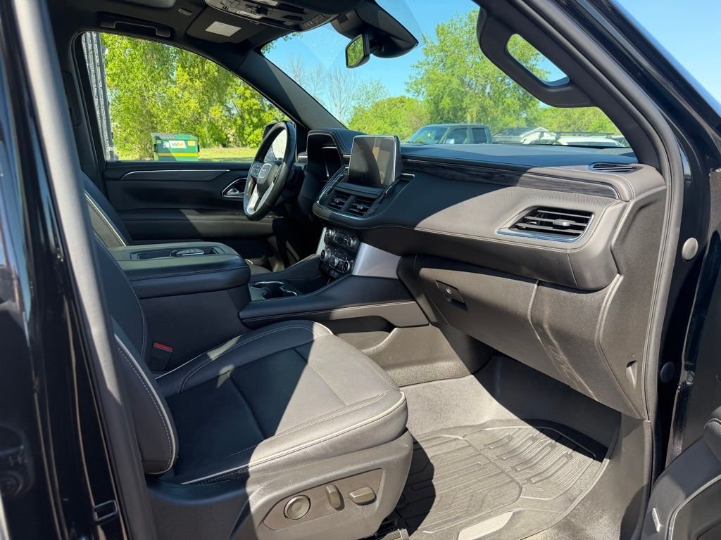Used 2023  GMC SLT image 33