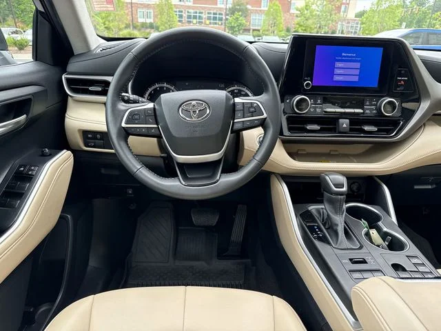 Used 2023 Black Toyota XLE image 21
