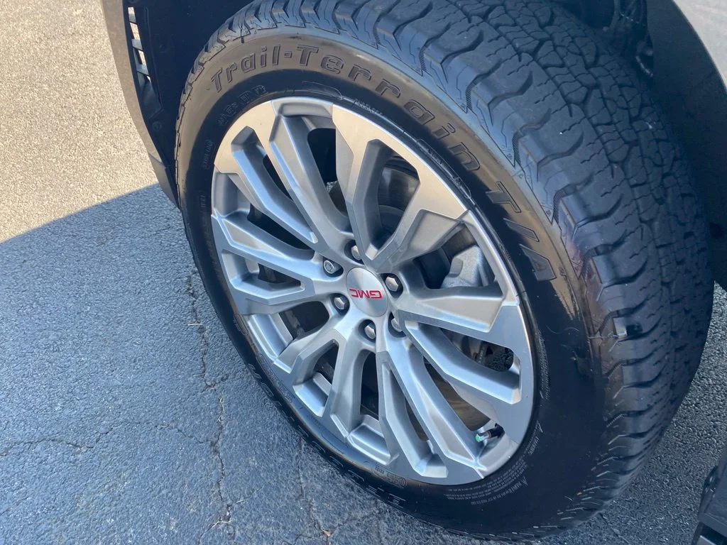 Used 2022 Hunter Metallic GMC Denali image 49