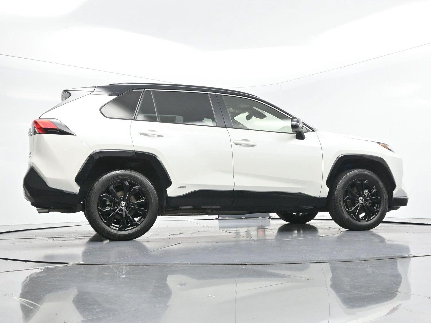 Used 2022  Toyota Hybrid XSE image 55
