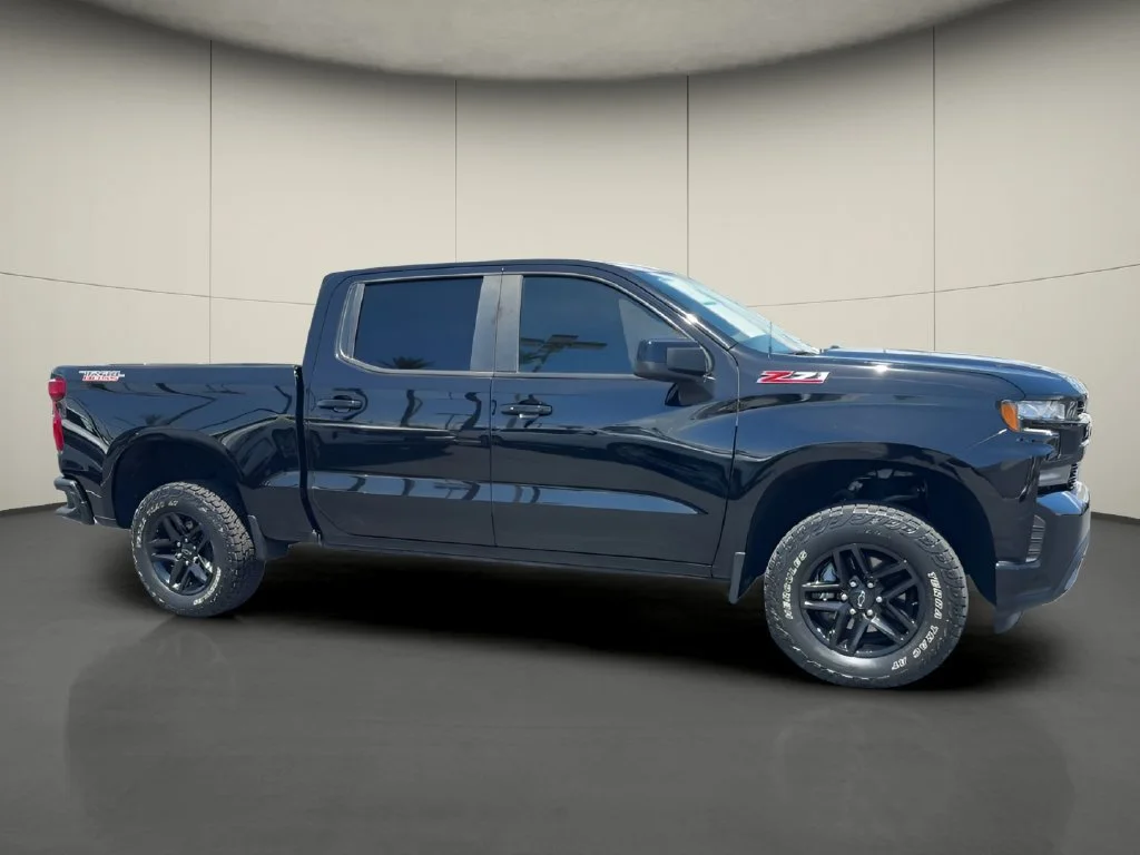 Used 2021 BLACK Chevrolet LT Trail Boss image 10