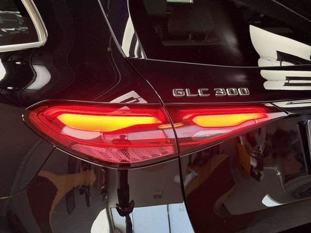 Used 2024 Black Mercedes-Benz GLC 300 image 8