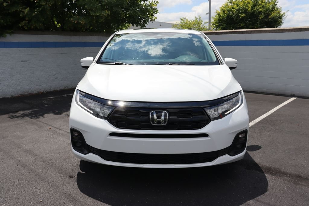 New 2027 Platinum White Pearl Honda Touring image 8