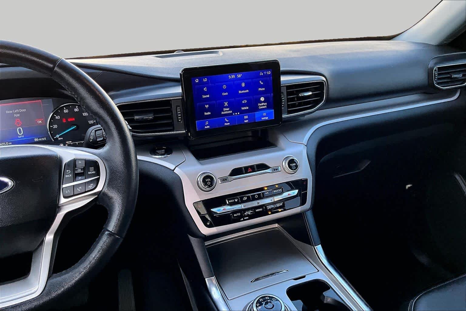 Used 2023 Agate Black Metallic Ford XLT image 10