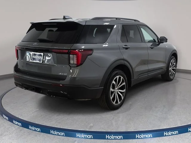 Used 2026 Carbonized Gray Metallic Ford ST-Line image 6