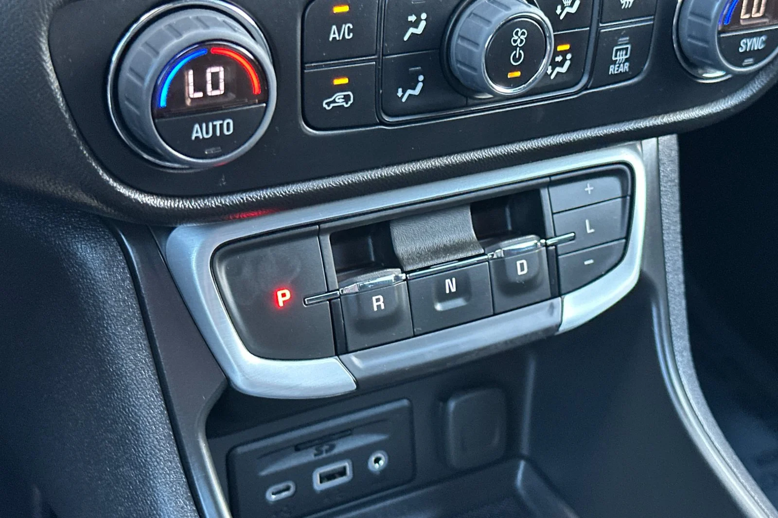 Used 2022 Black GMC SLE image 23