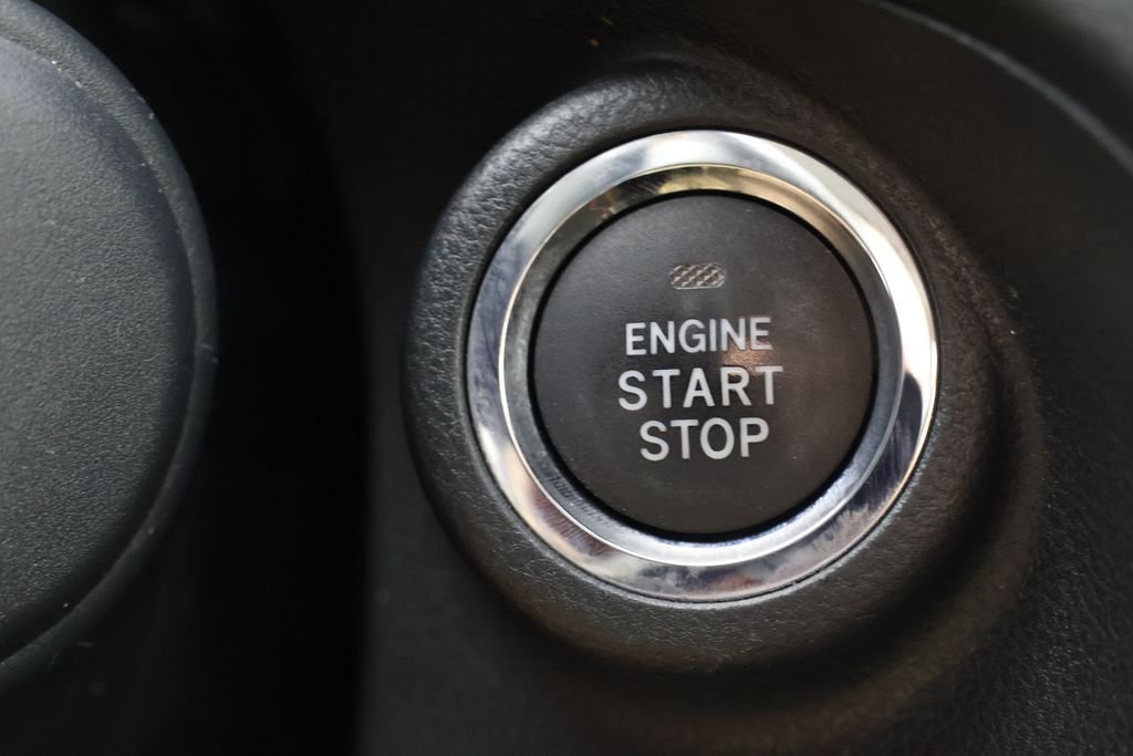 Used 2019 Silver Subaru 2.0i Limited image 16