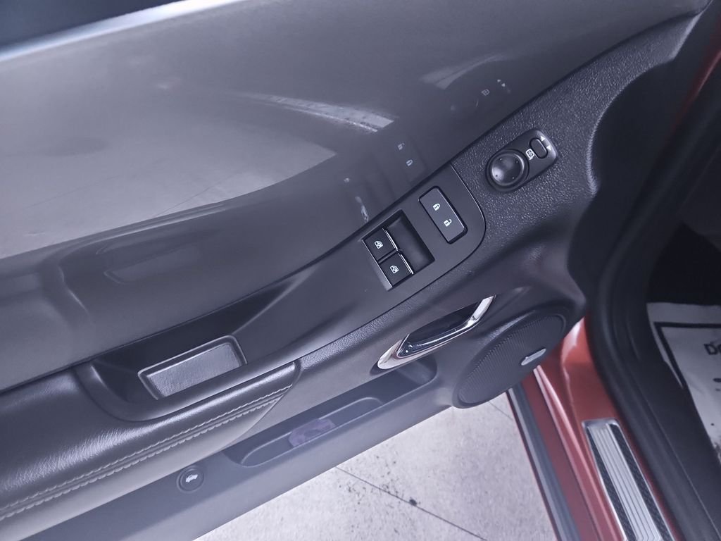 Used 2013 Red Chevrolet 2LT image 13