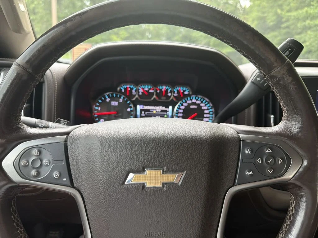 Used 2018 White Chevrolet LTZ image 11