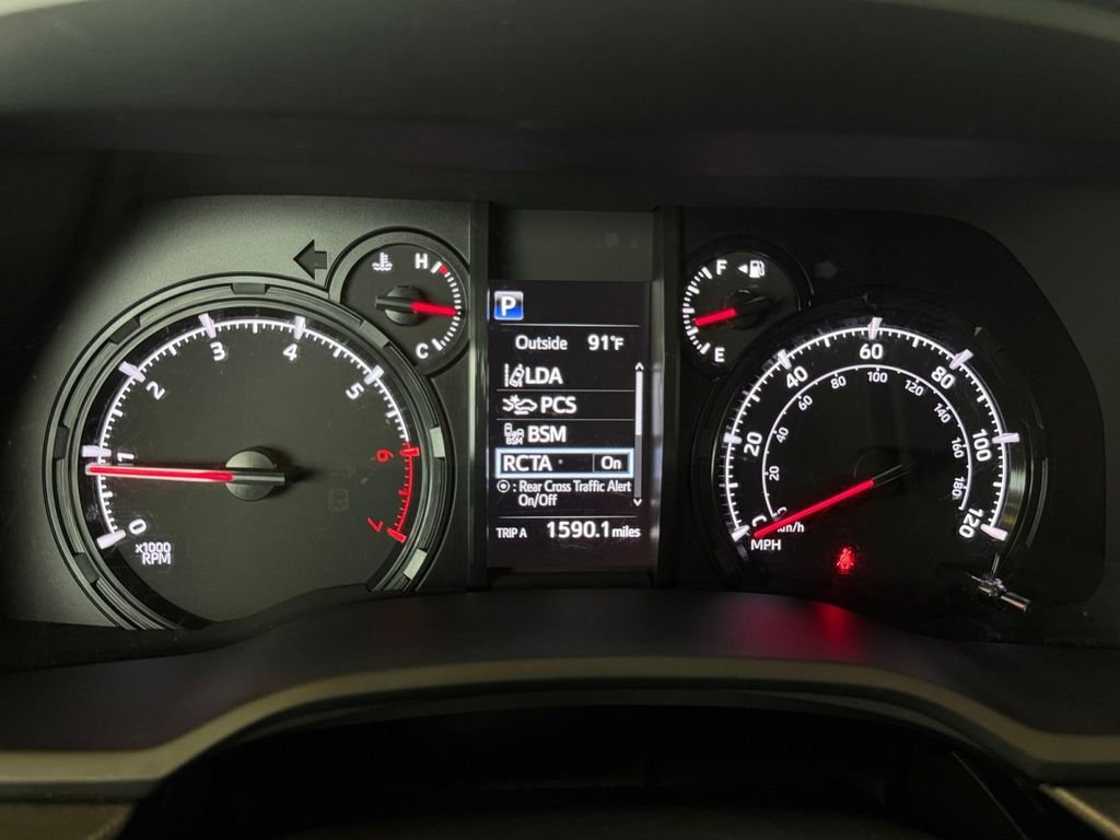 Used 2022 White Toyota SR5 Premium image 16
