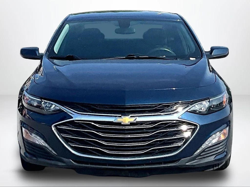 Used 2020 Blue Chevrolet LT image 4