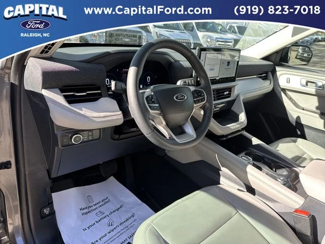 Used 2025 Gray Ford Active image 22