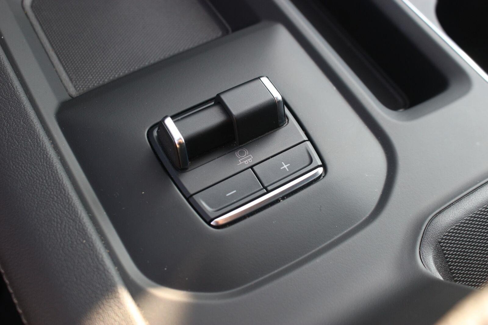 Used 2025 Onyx Black GMC Denali image 21
