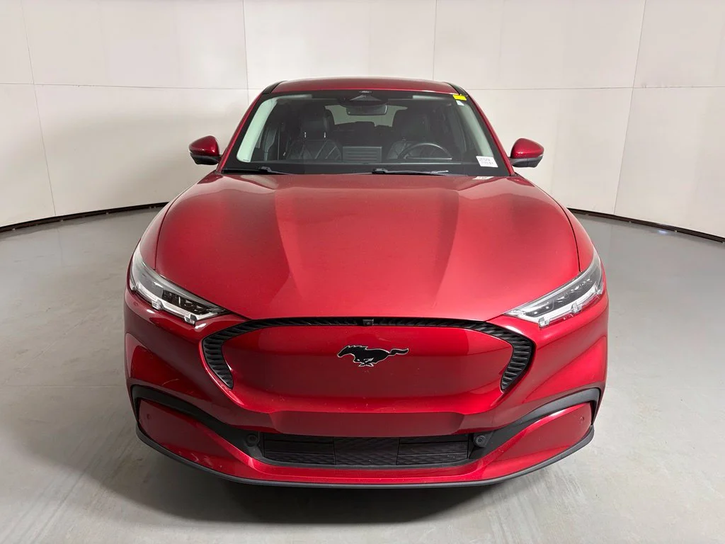 Used 2022 Red Ford Select image 3