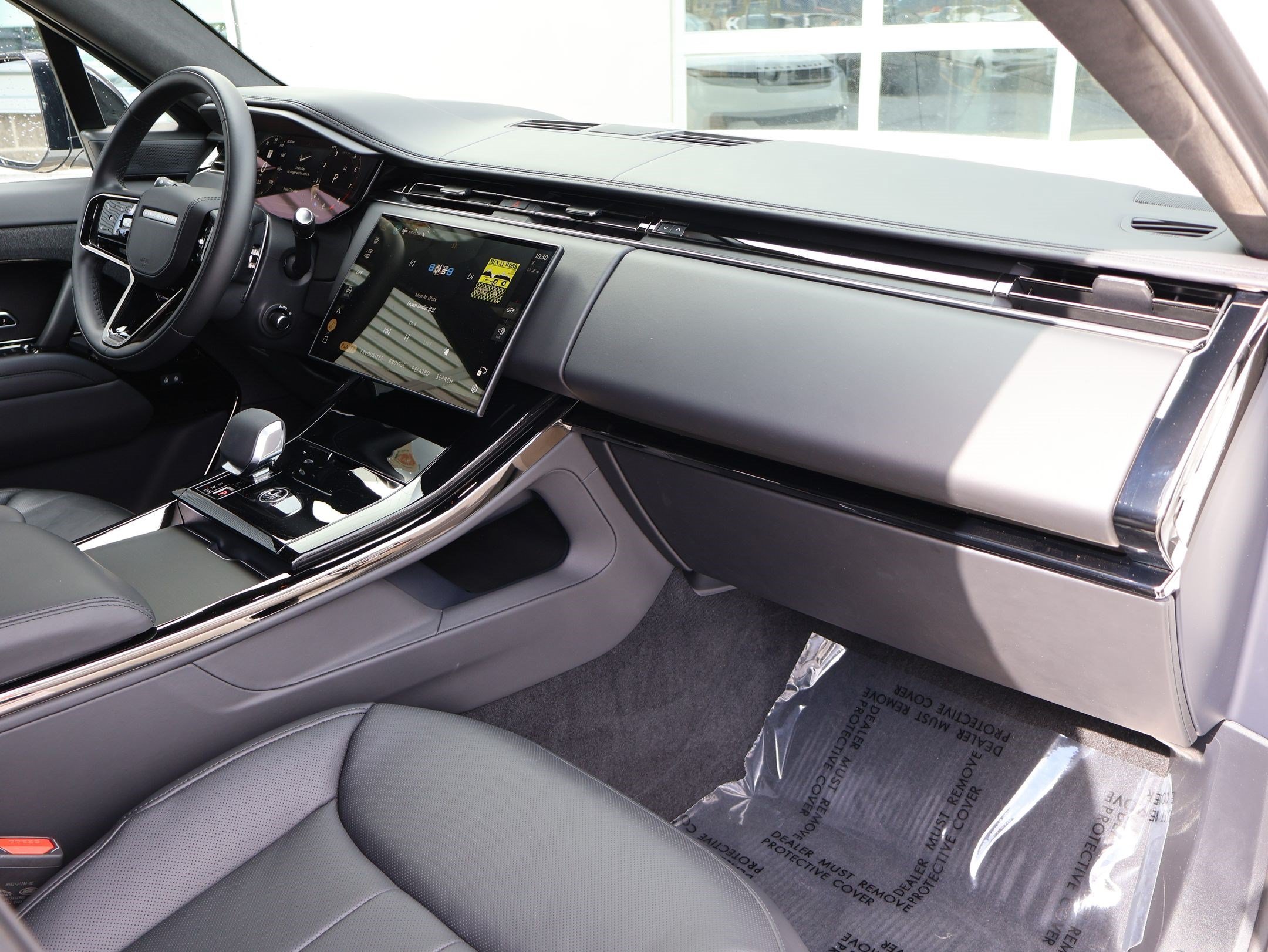 Certified Used 2025 Fuji White Land Rover Autobiography image 30