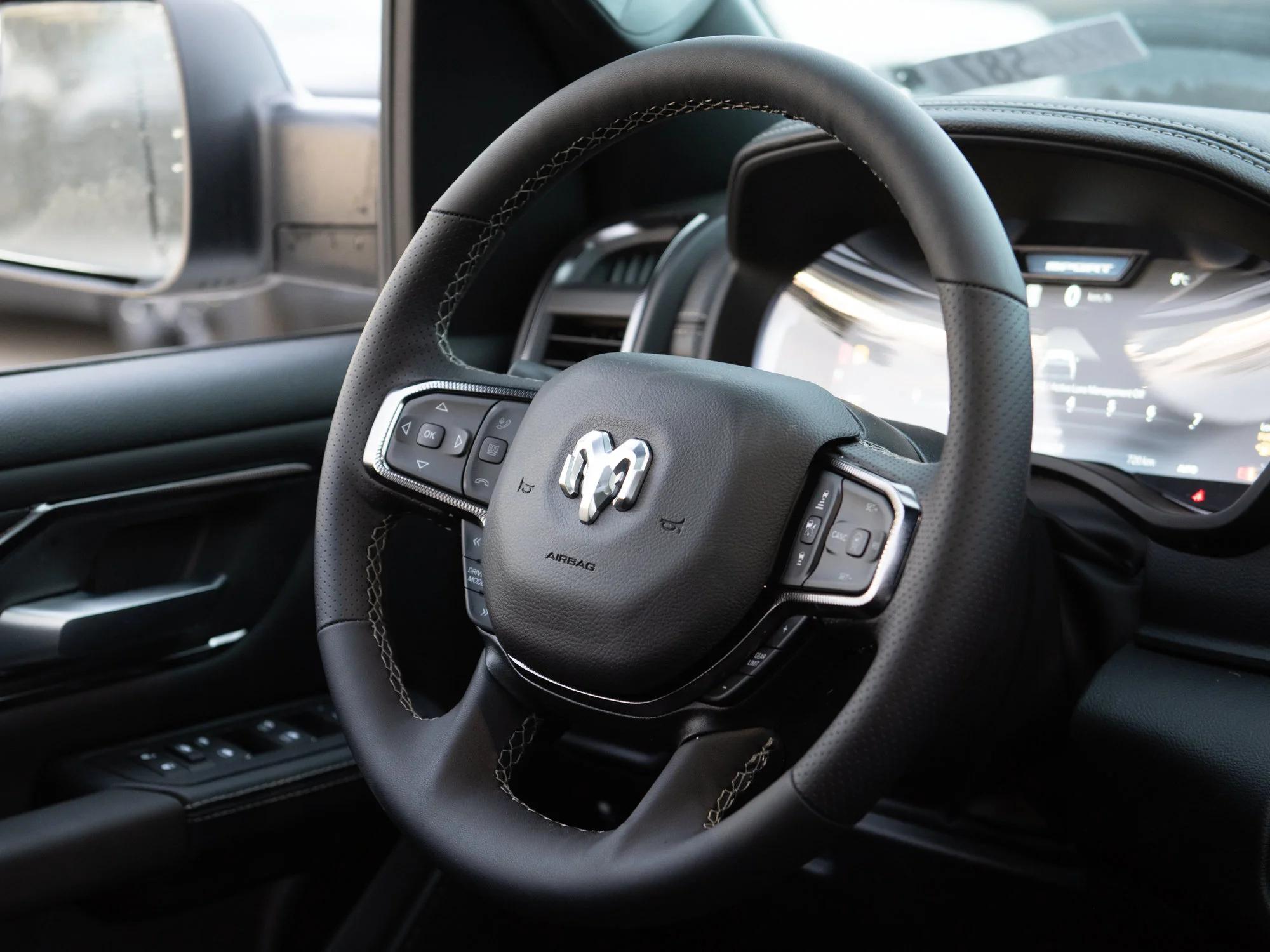 New 2026 White RAM Sport* Crew Cab 4x4, Panoramic Sunroof, Heated Seats/Wheel, Alpine Audio image 11