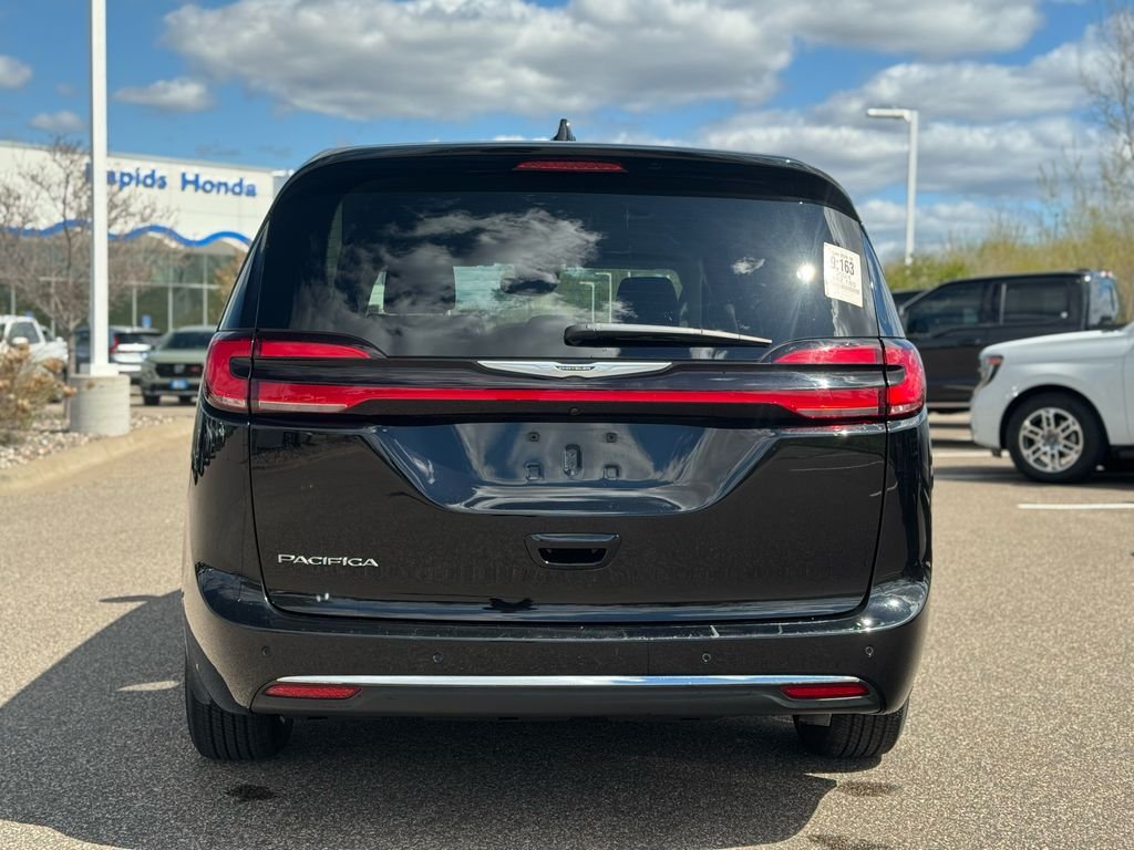 2024 Chrysler Pacifica Touring L - Photo 22