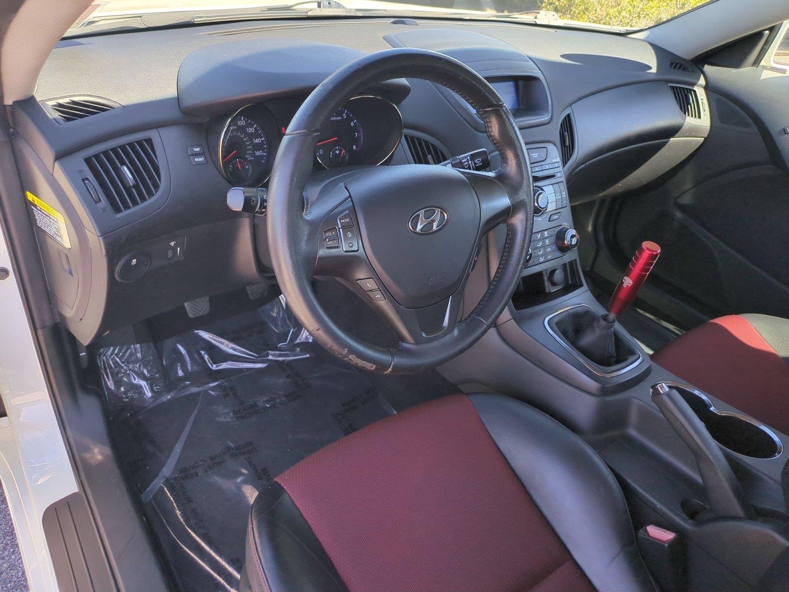 Used 2011 Karussell White Hyundai R-Spec image 18