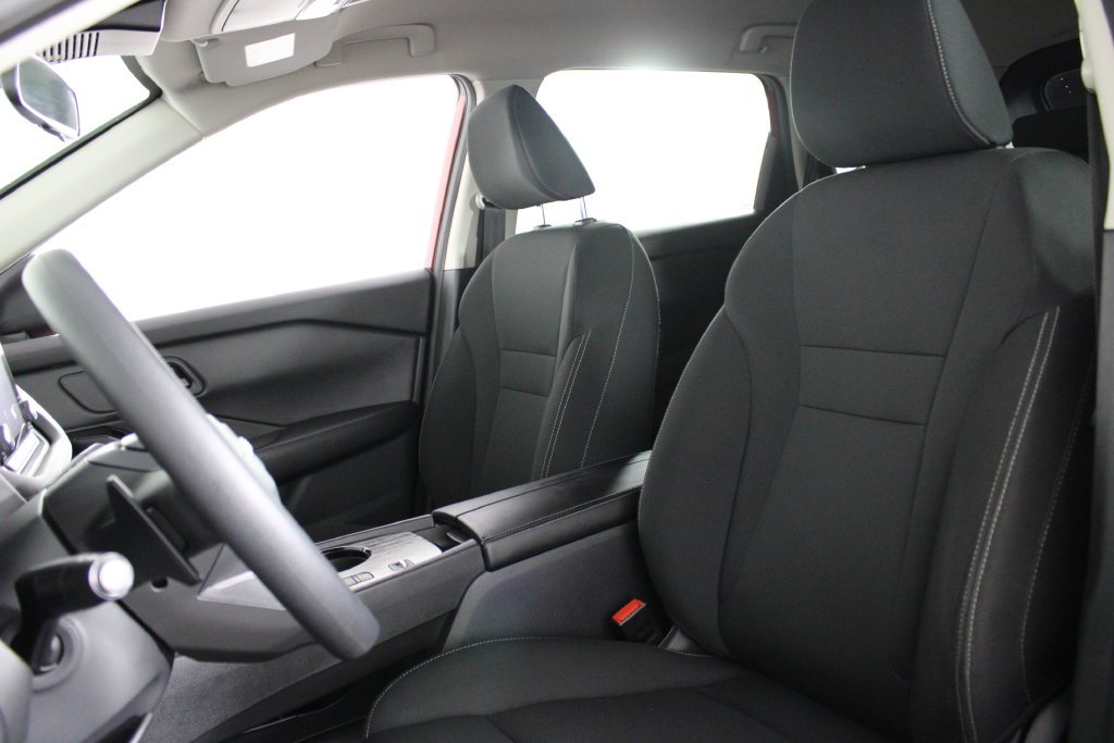 Used 2025 Red Nissan S image 18