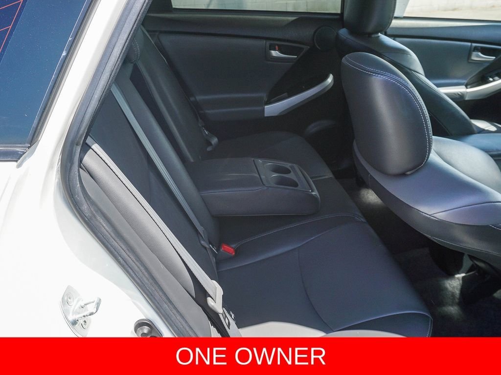 Used 2013 White Toyota Four image 13