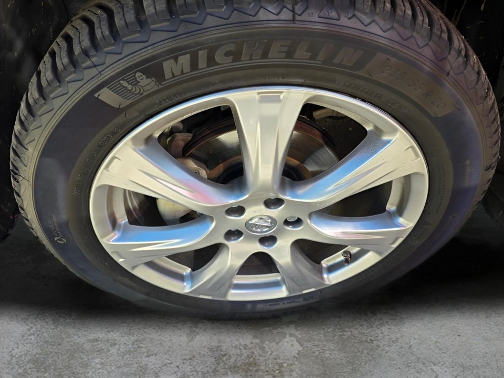 Used 2014 Tinted Bronze Metallic Nissan LE image 18