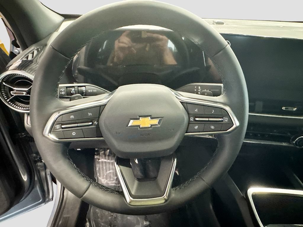 2027 Chevrolet Equinox LT - Photo 11