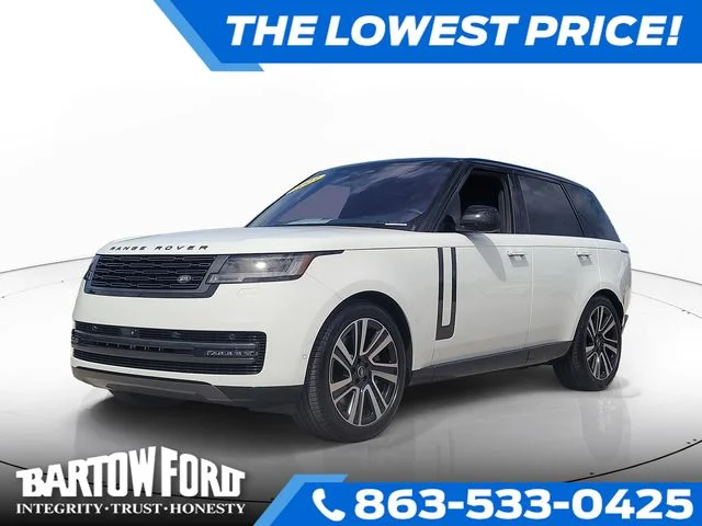 Used 2023  Land Rover SE image 1