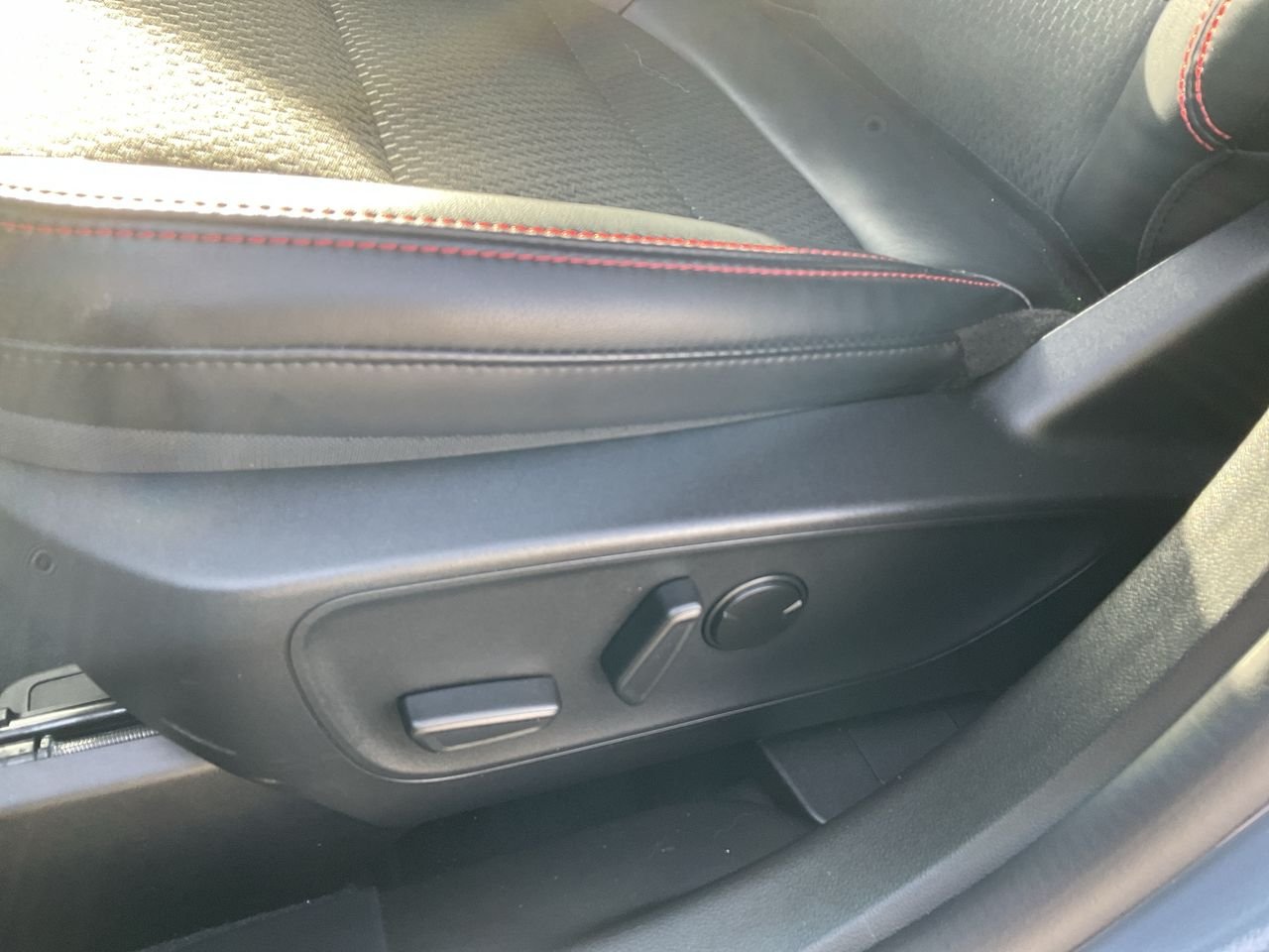 2026 Ford Escape ST-Line - Photo 12