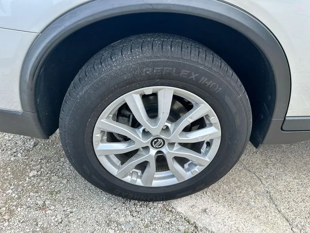 Used 2019 Silver Nissan SV image 44