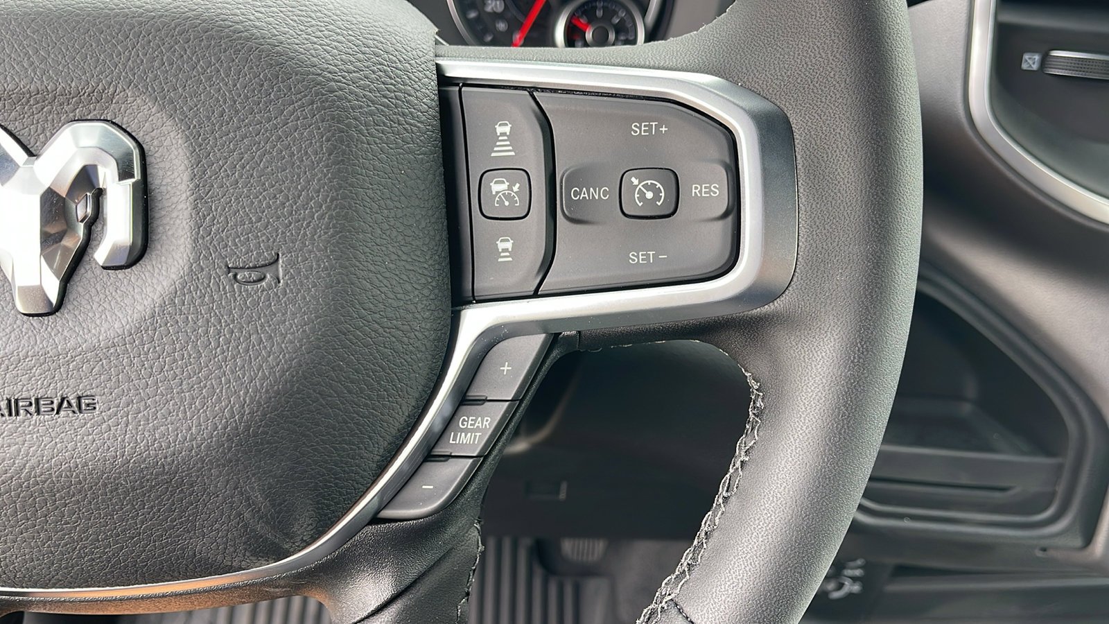 2025 RAM 2500 Big Horn - Photo 25