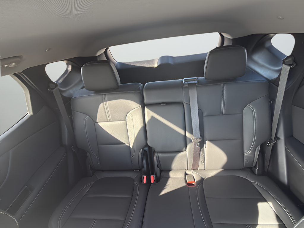 Used 2024 White Chevrolet LT image 27