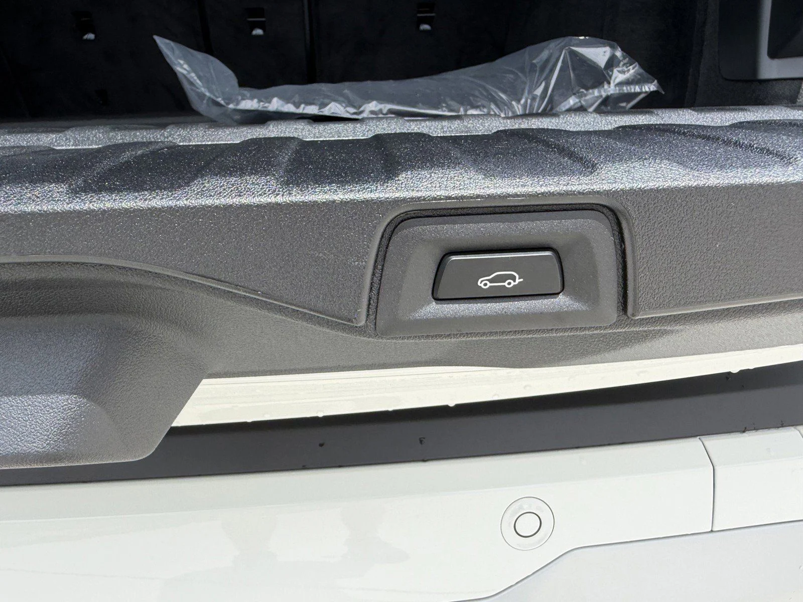 New 2026 Alpine White BMW sDrive40i image 13