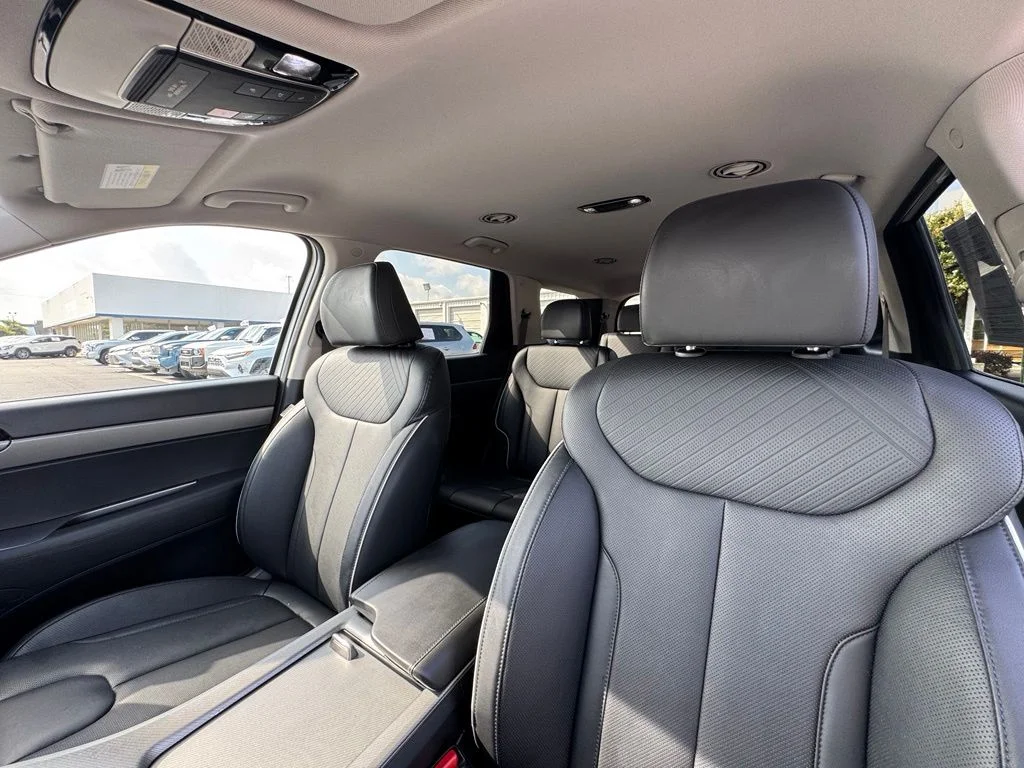 Used 2024 White Hyundai SEL image 19