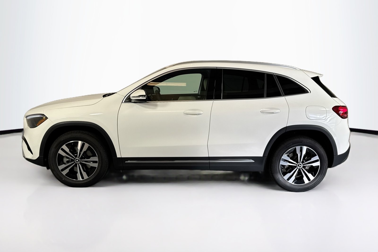 New 2026 Polar White Mercedes-Benz GLA 250 image 8