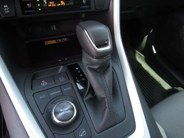 Used 2025 Magnetic Gray Metallic Toyota Limited image 22