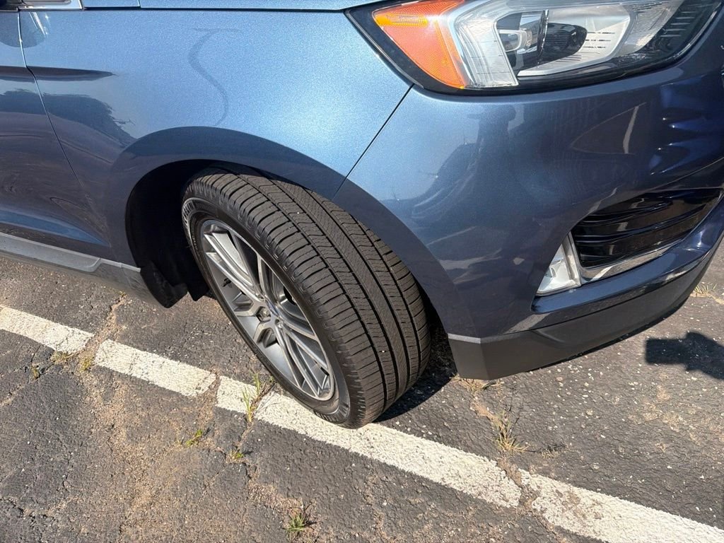 Used 2019 Blue Ford Titanium image 3