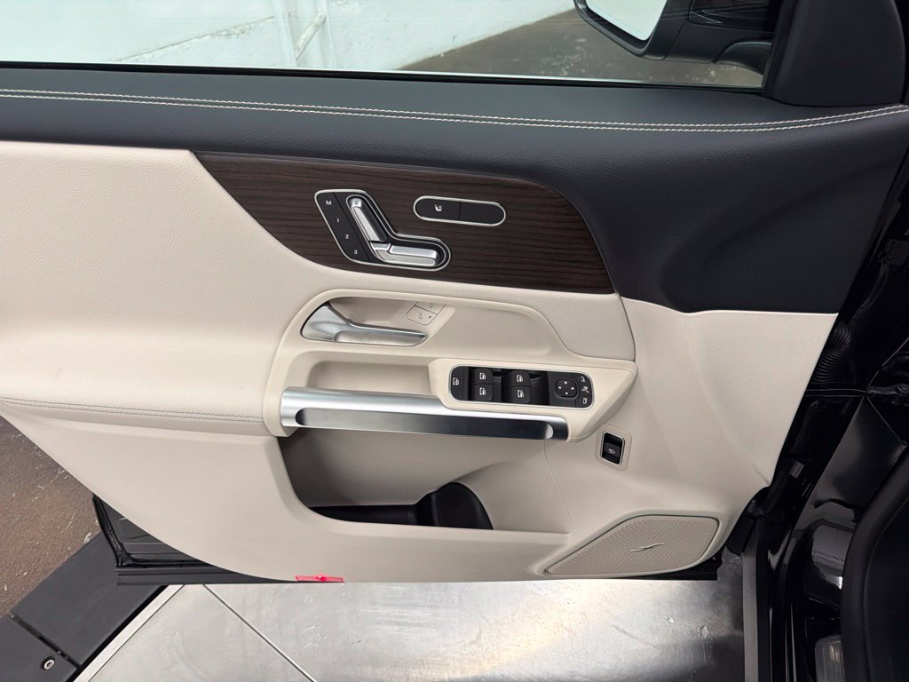 New 2026 Night Black Mercedes-Benz GLB 250 image 49