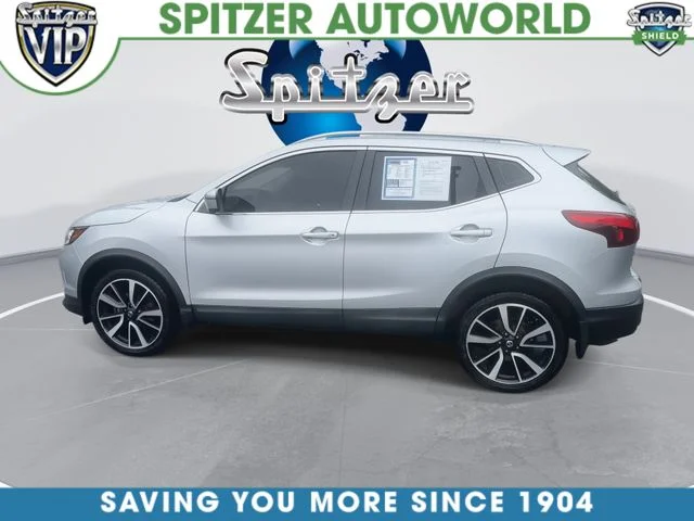Used 2018 Silver Nissan SL image 7