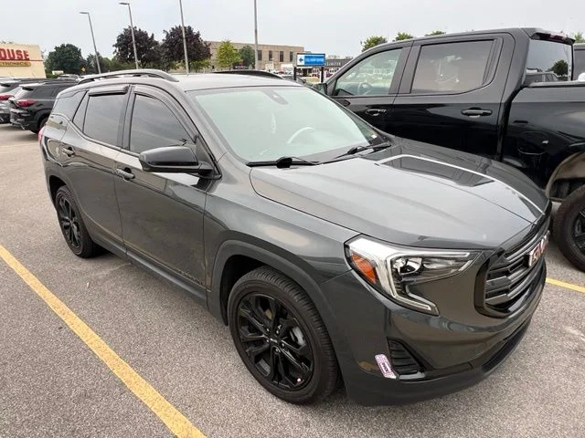 Used 2020 Gray GMC SLE image 3