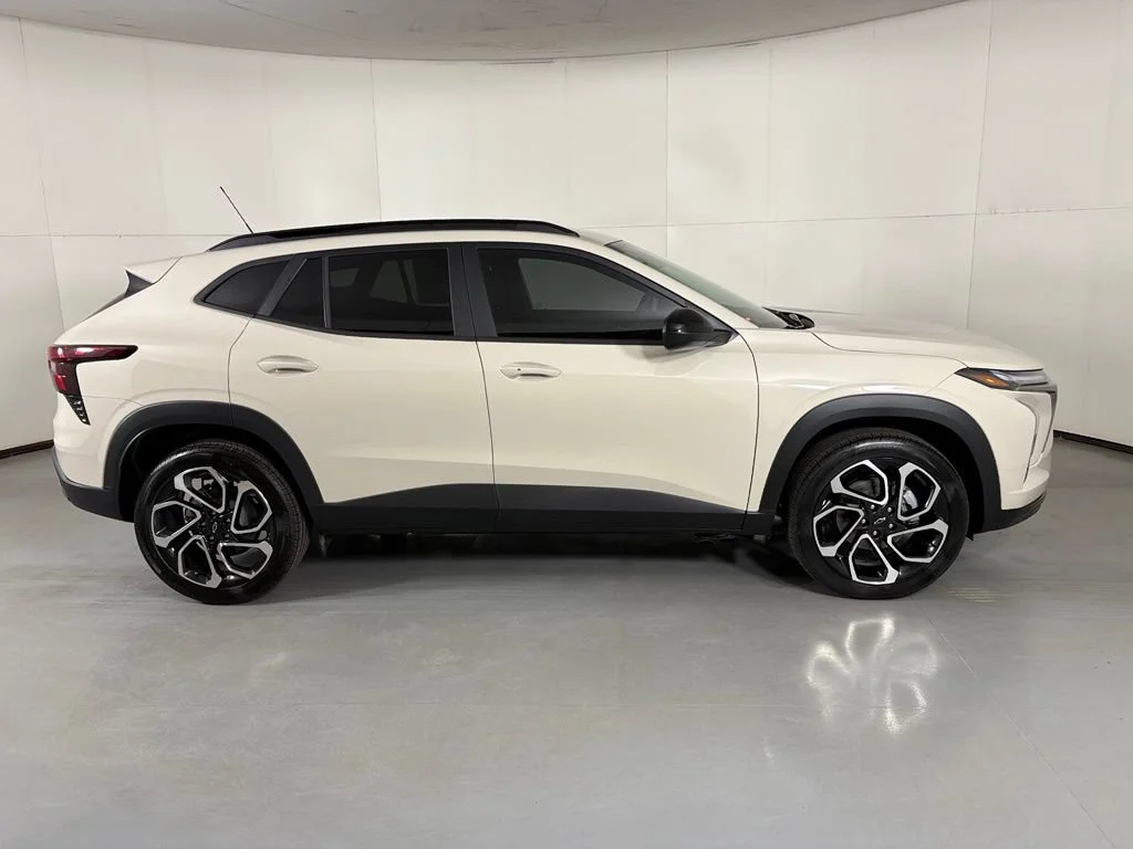 New 2026 White Sands Chevrolet 2RS image 11