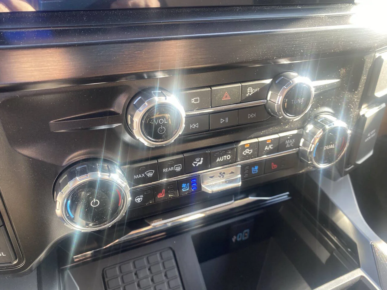 New 2026 Oxford White Ford F-250® Lariat® image 24
