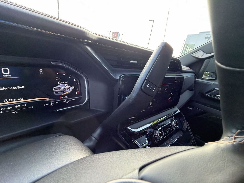 Used 2024 White GMC AT4 image 19