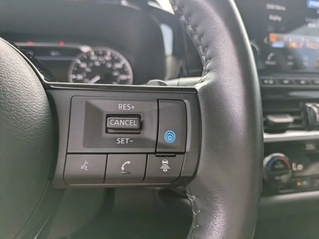 Used 2023 Gray Nissan SL image 28