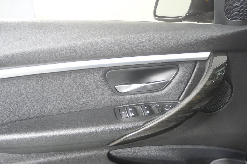 Used 2018 Mineral Gray Metallic BMW 330i image 9