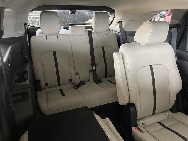 Used 2025 Rhodium White Premium Mazda Preferred Package image 13