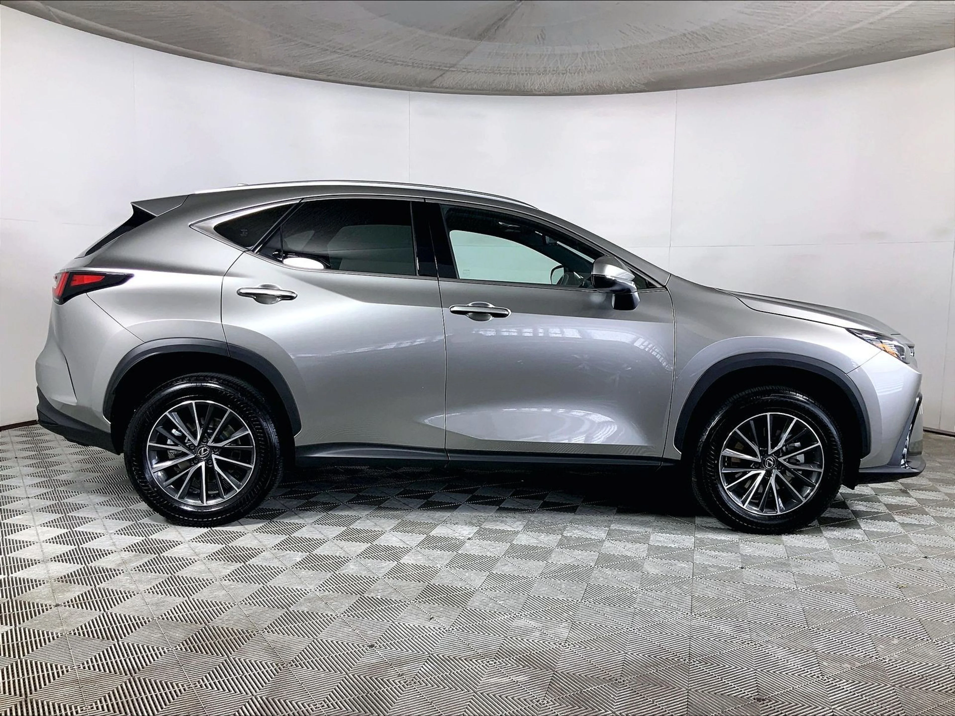 2024 Lexus NX Hybrid 350h - Photo 8