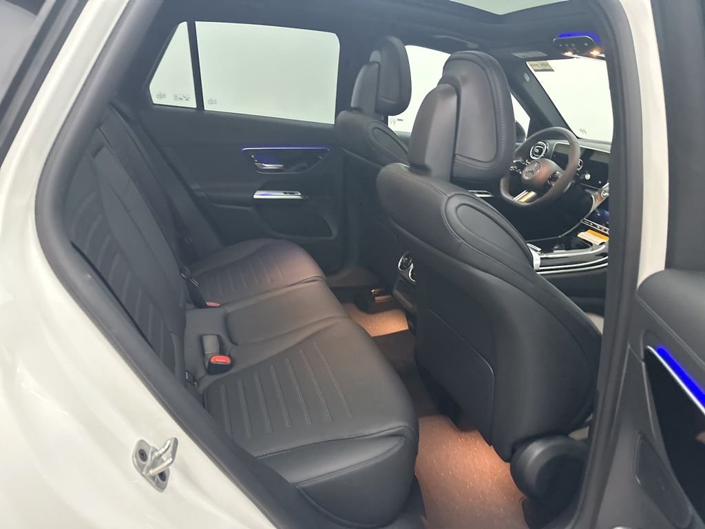 Used 2026 White Mercedes-Benz GLC 300 image 23