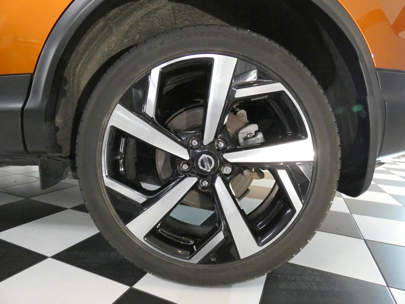 Used 2022 ORANGE Nissan AWD SL image 7